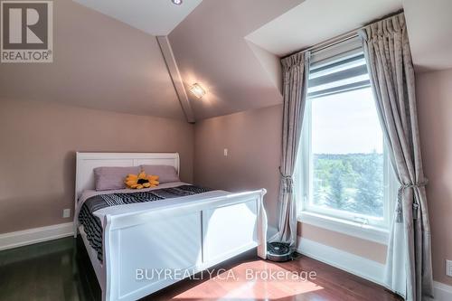 2530 King Road, King, ON - Indoor Photo Showing Bedroom