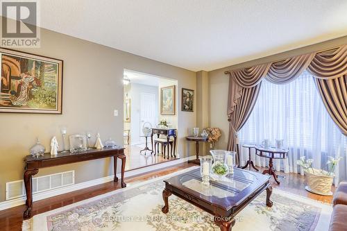 49 Kerrigan Crescent, Markham, ON - Indoor Photo Showing Living Room