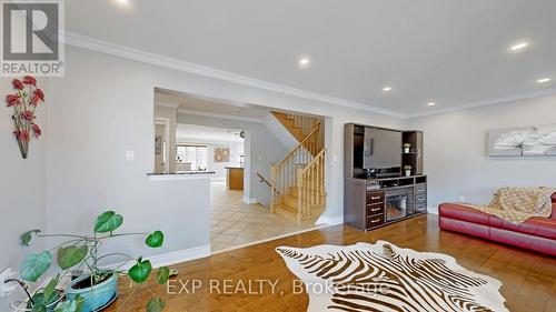 347 Via Carmine Avenue, Vaughan, ON - Indoor Photo Showing Living Room