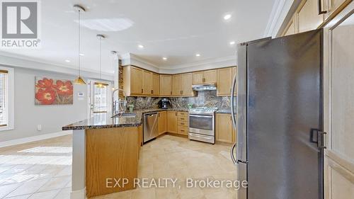 347 Via Carmine Avenue, Vaughan, ON - Indoor Photo Showing Kitchen