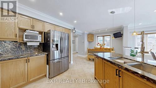 347 Via Carmine Avenue, Vaughan, ON - Indoor Photo Showing Kitchen