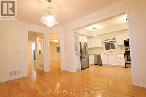 74 Colonial Crescent, Richmond Hill, ON - Indoor Photo Showing Kitchen