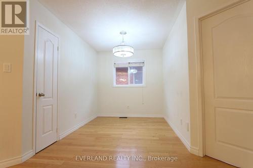 74 Colonial Crescent, Richmond Hill, ON - Indoor Photo Showing Other Room