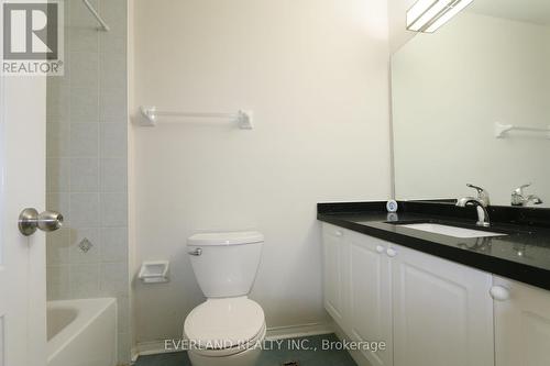 74 Colonial Crescent, Richmond Hill, ON - Indoor Photo Showing Bathroom