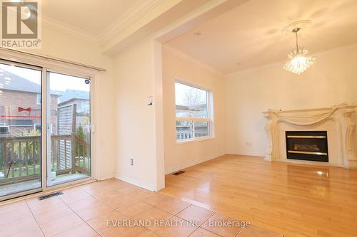 74 Colonial Crescent, Richmond Hill, ON - Indoor Photo Showing Living Room With Fireplace