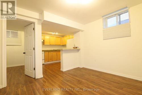 74 Colonial Crescent, Richmond Hill, ON - Indoor Photo Showing Other Room