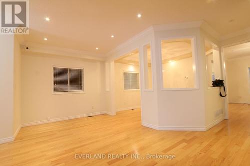 74 Colonial Crescent, Richmond Hill, ON - Indoor Photo Showing Other Room