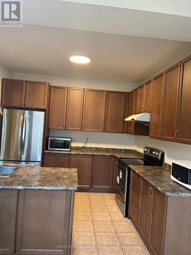 125 Vera Lynn Crescent, Whitchurch-Stouffville, ON - Indoor Photo Showing Kitchen