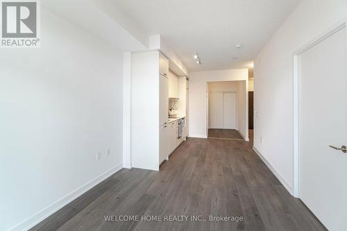 1019 - 38 Honeycrisp Crescent, Vaughan, ON - Indoor Photo Showing Other Room