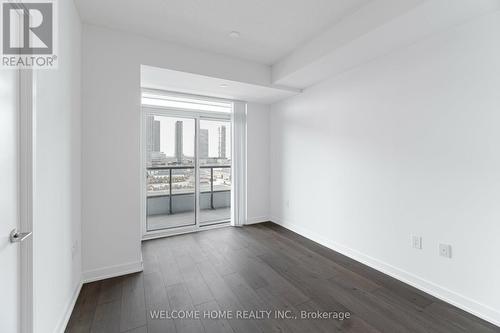 1019 - 38 Honeycrisp Crescent, Vaughan, ON - Indoor Photo Showing Other Room