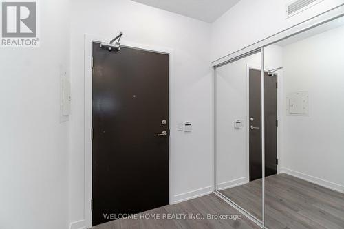 1019 - 38 Honeycrisp Crescent, Vaughan, ON - Indoor Photo Showing Other Room