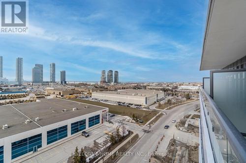 1019 - 38 Honeycrisp Crescent, Vaughan, ON - Outdoor With View