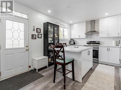 259 Axminster Drive, Richmond Hill, ON - Indoor Photo Showing Kitchen