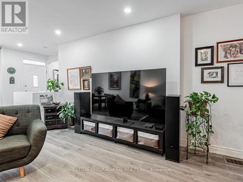 259 Axminster Drive, Richmond Hill, ON - Indoor Photo Showing Other Room