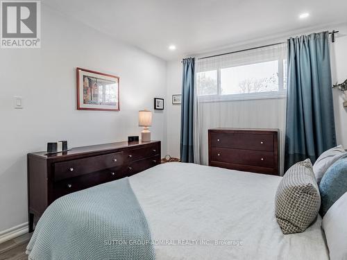 259 Axminster Drive, Richmond Hill, ON - Indoor Photo Showing Bedroom