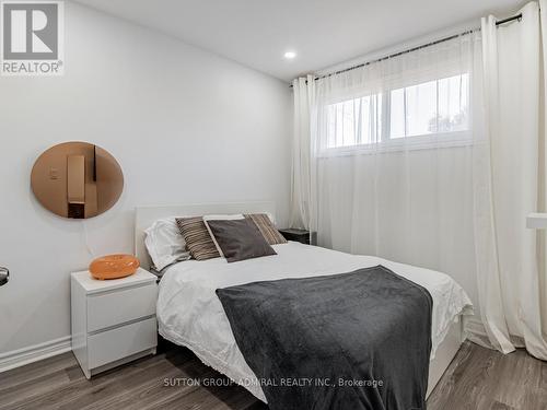 259 Axminster Drive, Richmond Hill, ON - Indoor Photo Showing Bedroom