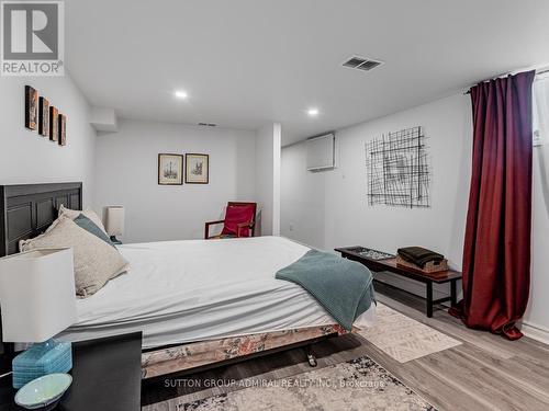 259 Axminster Drive, Richmond Hill, ON - Indoor Photo Showing Bedroom