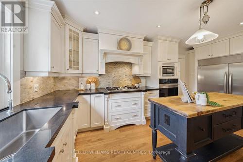 312 Aurora Heights Drive, Aurora, ON - Indoor Photo Showing Kitchen With Stainless Steel Kitchen With Upgraded Kitchen