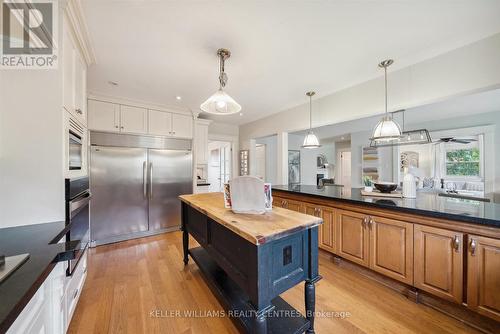 312 Aurora Heights Drive, Aurora, ON - Indoor Photo Showing Kitchen With Stainless Steel Kitchen