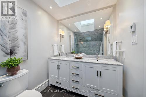 312 Aurora Heights Drive, Aurora, ON - Indoor Photo Showing Bathroom