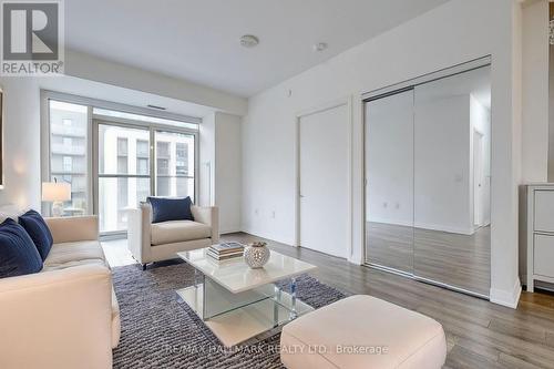 730 - 99 Eagle Rock Way, Vaughan, ON - Indoor Photo Showing Living Room