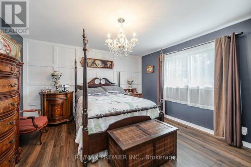 17 Sumach Drive, Georgina, ON - Indoor Photo Showing Bedroom