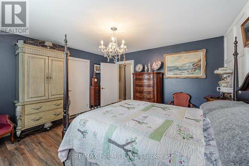 17 Sumach Drive, Georgina, ON - Indoor Photo Showing Bedroom