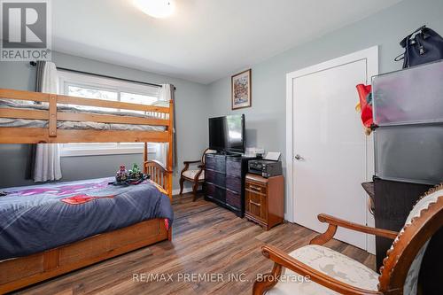 17 Sumach Drive, Georgina, ON - Indoor Photo Showing Bedroom