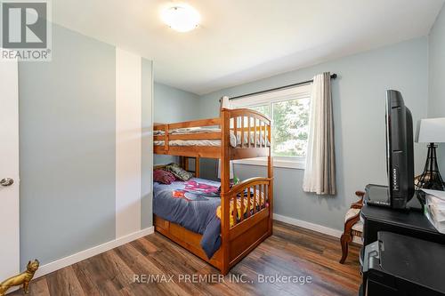 17 Sumach Drive, Georgina, ON - Indoor Photo Showing Bedroom