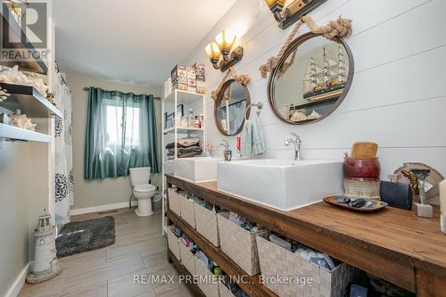 17 Sumach Drive, Georgina, ON - Indoor Photo Showing Bathroom