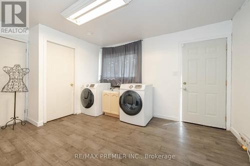 17 Sumach Drive, Georgina, ON - Indoor Photo Showing Laundry Room