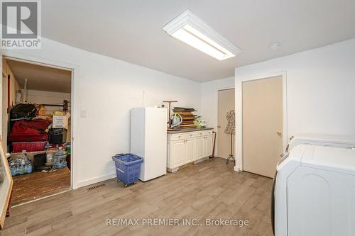 17 Sumach Drive, Georgina, ON - Indoor Photo Showing Laundry Room