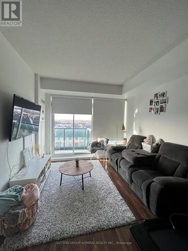 616 - 20 North Park Road, Vaughan, ON - Indoor Photo Showing Living Room