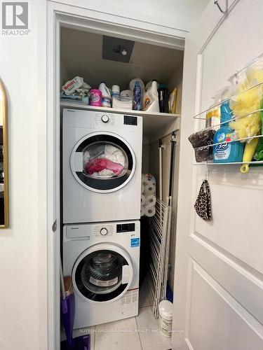 616 - 20 North Park Road, Vaughan, ON - Indoor Photo Showing Laundry Room