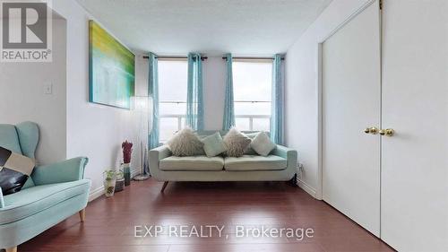 1213 - 330 Mccowan Road, Toronto, ON - Indoor Photo Showing Living Room