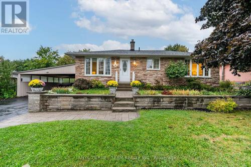 30 Ferguson Avenue, Whitby, ON - Outdoor With Facade