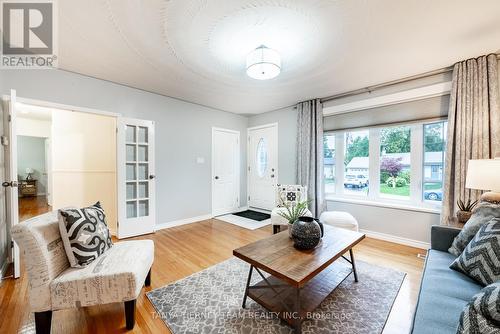 30 Ferguson Avenue, Whitby, ON - Indoor Photo Showing Living Room