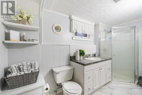 30 Ferguson Avenue, Whitby, ON - Indoor Photo Showing Bathroom