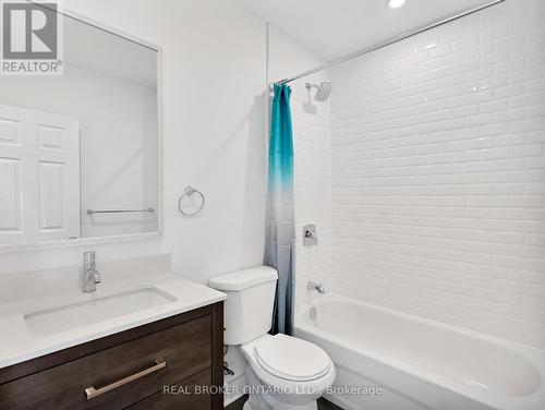 Main Fl - 1928 Gerrard Street E, Toronto, ON - Indoor Photo Showing Bathroom