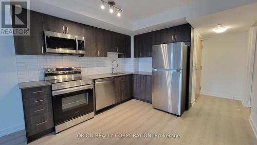 504 - 1435 Celebration Drive, Pickering, ON - Indoor Photo Showing Kitchen