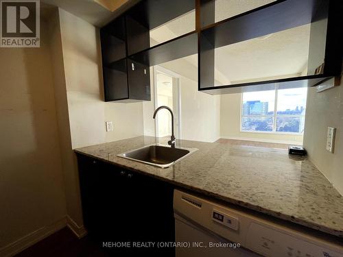 1515 - 181 Village Green Square, Toronto, ON - Indoor Photo Showing Kitchen