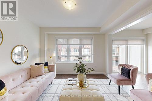 34 Bluegill Crescent, Whitby, ON - Indoor Photo Showing Living Room