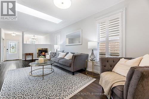 20 Hogan Crescent, Clarington, ON - Indoor Photo Showing Living Room