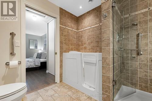 20 Hogan Crescent, Clarington, ON - Indoor Photo Showing Bathroom