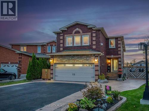 40 Mandel Crescent, Richmond Hill, ON - Outdoor With Facade