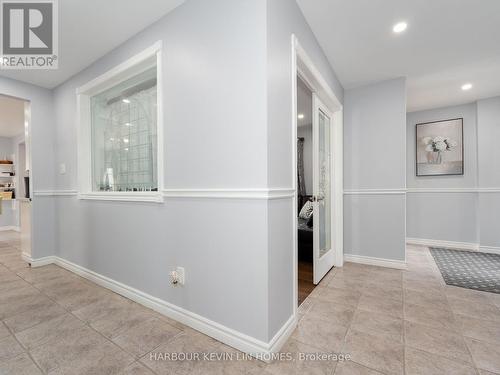 40 Mandel Crescent, Richmond Hill, ON - Indoor Photo Showing Other Room