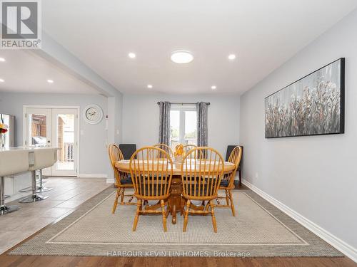 40 Mandel Crescent, Richmond Hill, ON - Indoor Photo Showing Dining Room