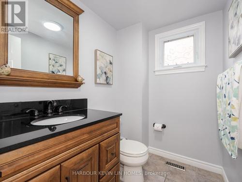 40 Mandel Crescent, Richmond Hill, ON - Indoor Photo Showing Bathroom