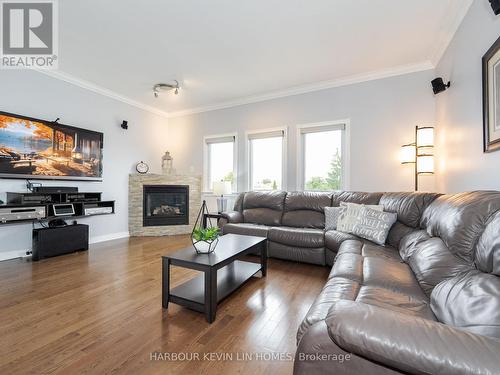 40 Mandel Crescent, Richmond Hill, ON - Indoor Photo Showing Living Room With Fireplace