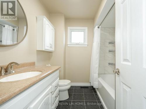 40 Mandel Crescent, Richmond Hill, ON - Indoor Photo Showing Bathroom